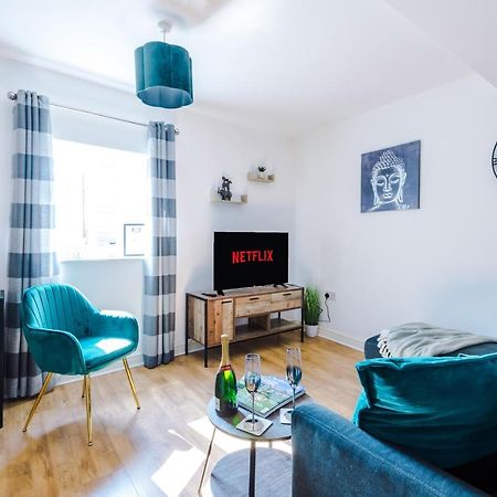 Stylish Chester City Centre Apartment By 53 Degrees Property, Ideal For Couples & Business Professionals - Sleeps 4 Kültér fotó