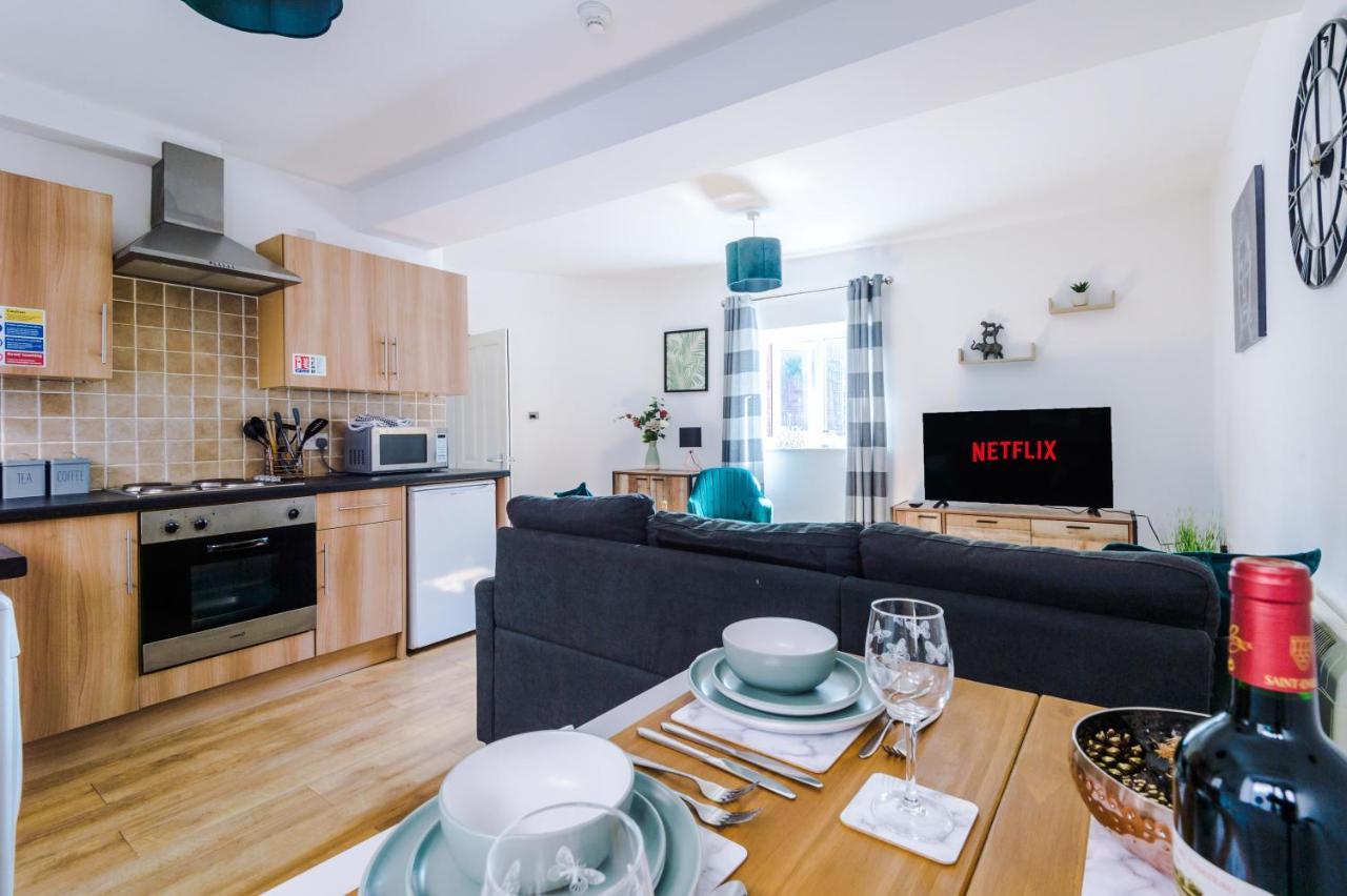 Stylish Chester City Centre Apartment By 53 Degrees Property, Ideal For Couples & Business Professionals - Sleeps 4 Kültér fotó