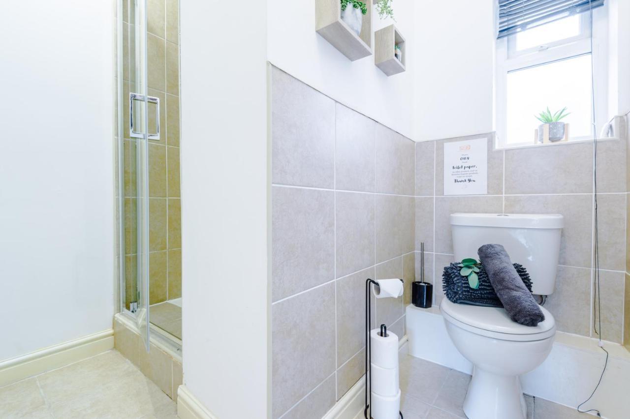 Stylish Chester City Centre Apartment By 53 Degrees Property, Ideal For Couples & Business Professionals - Sleeps 4 Kültér fotó
