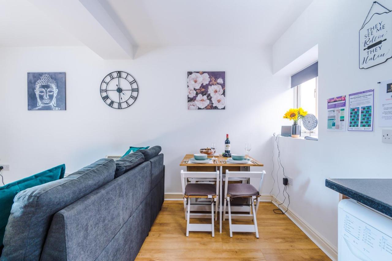 Stylish Chester City Centre Apartment By 53 Degrees Property, Ideal For Couples & Business Professionals - Sleeps 4 Kültér fotó