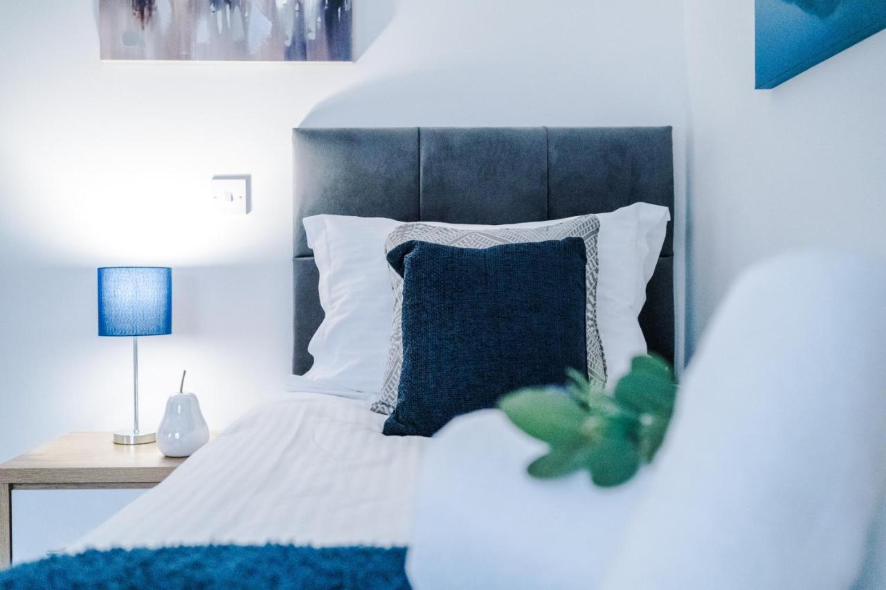 Stylish Chester City Centre Apartment By 53 Degrees Property, Ideal For Couples & Business Professionals - Sleeps 4 Kültér fotó