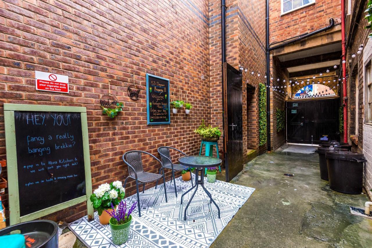 Stylish Chester City Centre Apartment By 53 Degrees Property, Ideal For Couples & Business Professionals - Sleeps 4 Kültér fotó